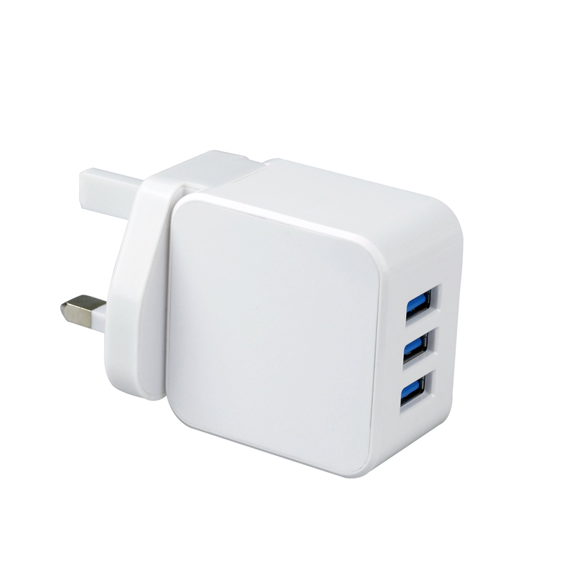 3口USB轉(zhuǎn)換頭充電器-ST390